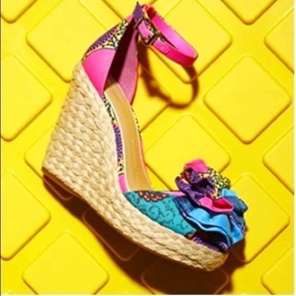 Gianni Bini Shoes - Gianni Bini Sofiyaa Bow Pom Platform Wedge